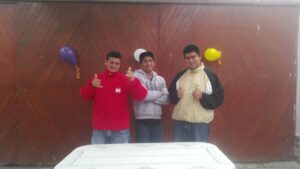 chicos celebrando el dia de la salud mental