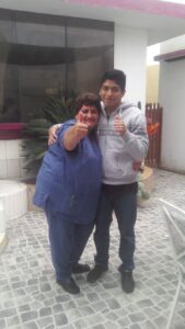 chicos celebrando el dia de la salud mental